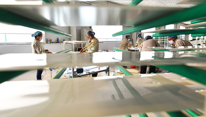 光明日報:中國正在擺脫世界工廠標簽 躋身制造業價值鏈上游